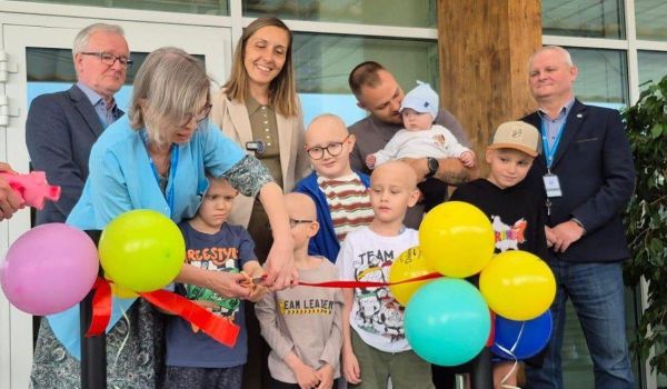 Zielona przystań w szpitalu – otwarcie ogrodu sensorycznego dla pacjentów IPCZD