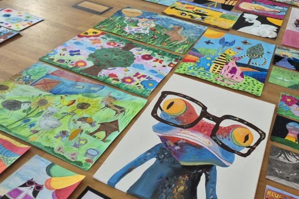 Wybór prac plastycznych podopiecznych Fundacji Urtica Dzieciom!