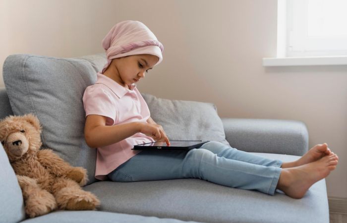 Jak radzić sobie z emocjami po diagnozie nowotworowej dziecka?